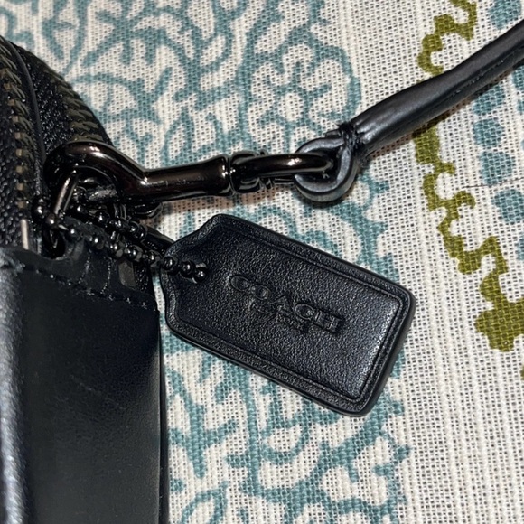 Coach Butterfly Appliqué Crossbody Clutch in Pebble Leather. - Picture 9 of 16